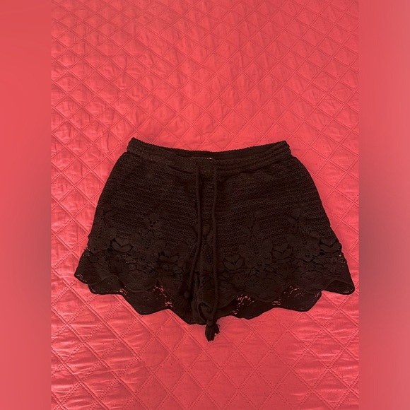 ABERCROMBIE & FITCH CROCHET SHORTS - Picture 3 of 5